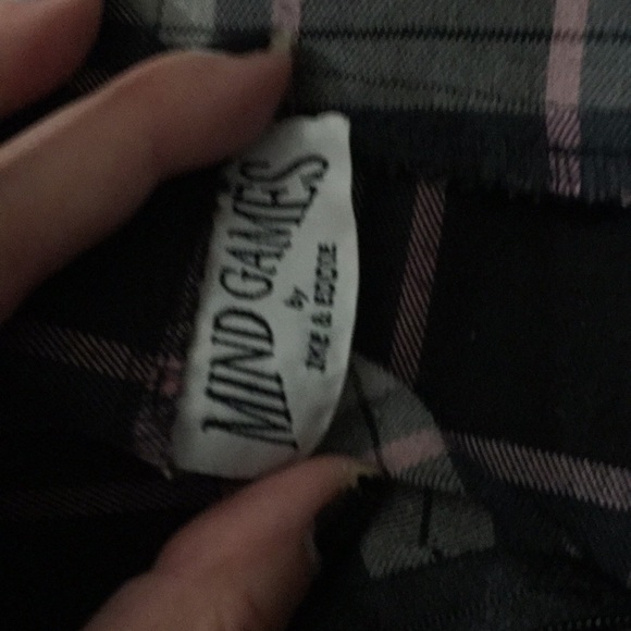 Plaid mini skirt w lace trim - Picture 5 of 6